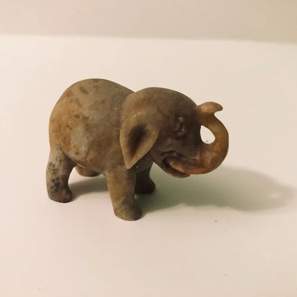 Vintage Mini Stone Elephant Small 2 Inch Long Figurine - Picture 14 of 14